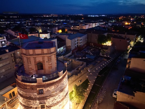 BAKAN ERSOY PAYLAŞTI! EDİRNE'NİN TARİHÎ SAAT KULESİ YENİDEN ZİYARETE AÇILDI